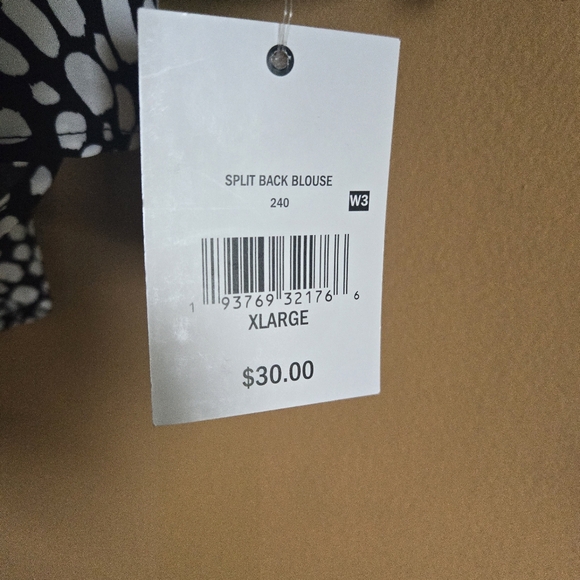 Ophelia Roe NWT dotted top, size XL. - Picture 7 of 7